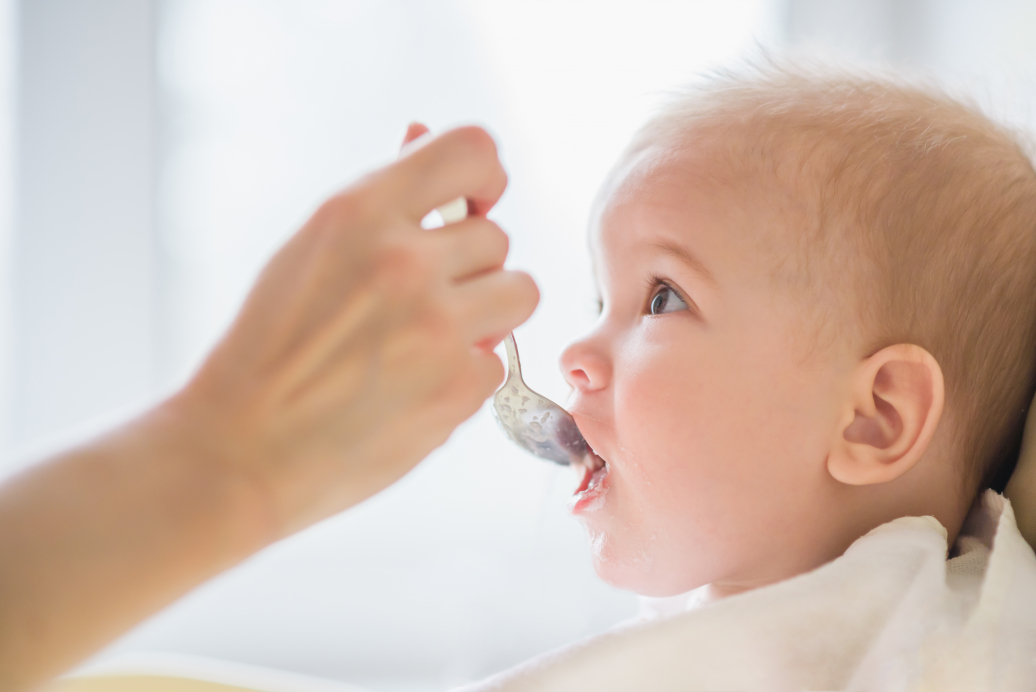 Complementary feeding during the first six months of life. Yes or no?